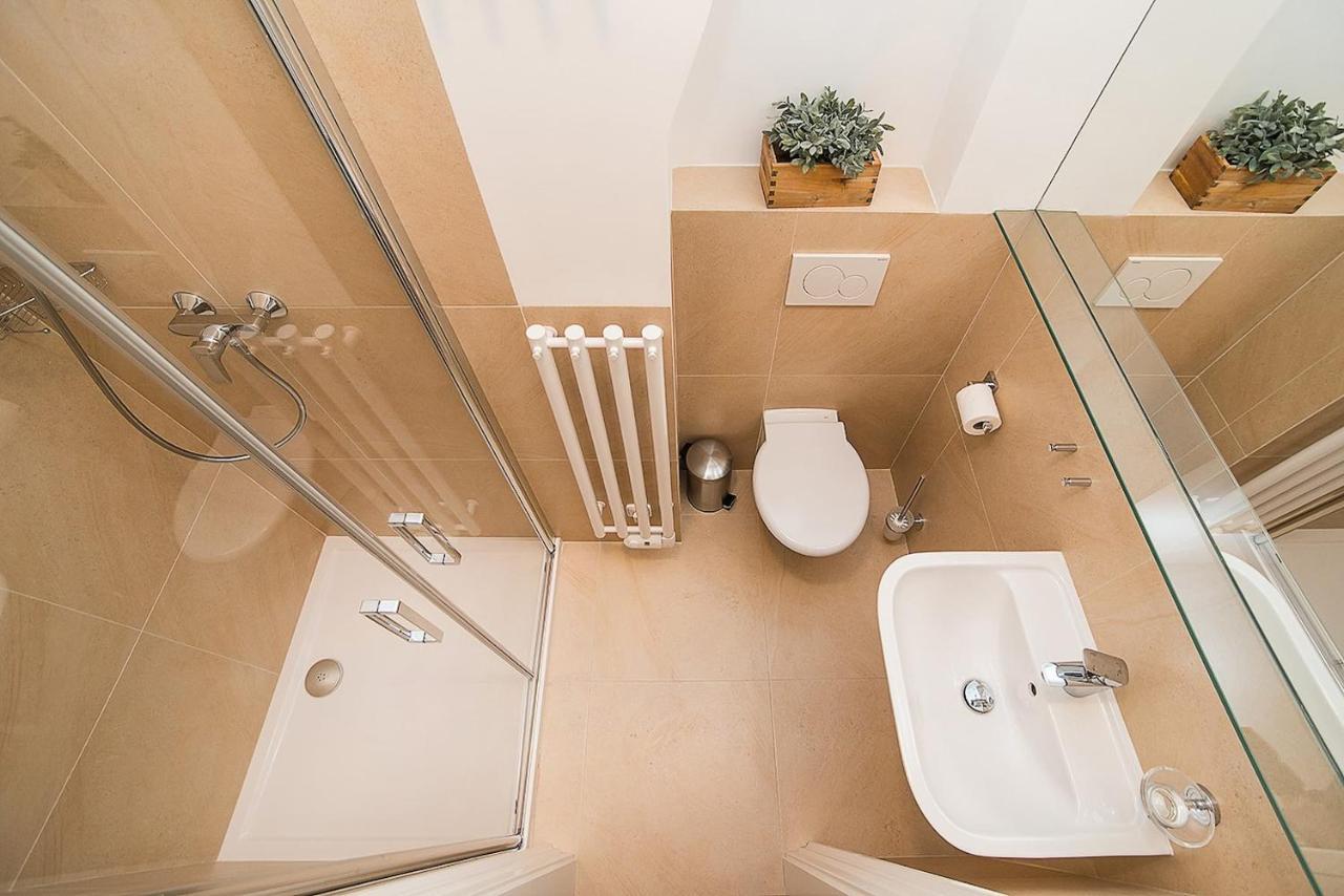 Newly Renovated 1-bed At Charles Bridge * Praga