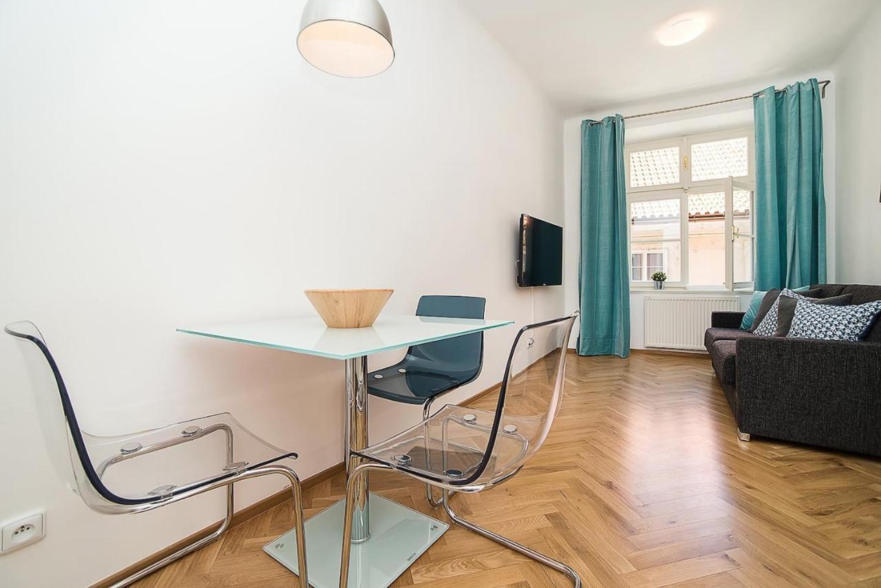 Newly Renovated 1-bed At Charles Bridge Apartament *